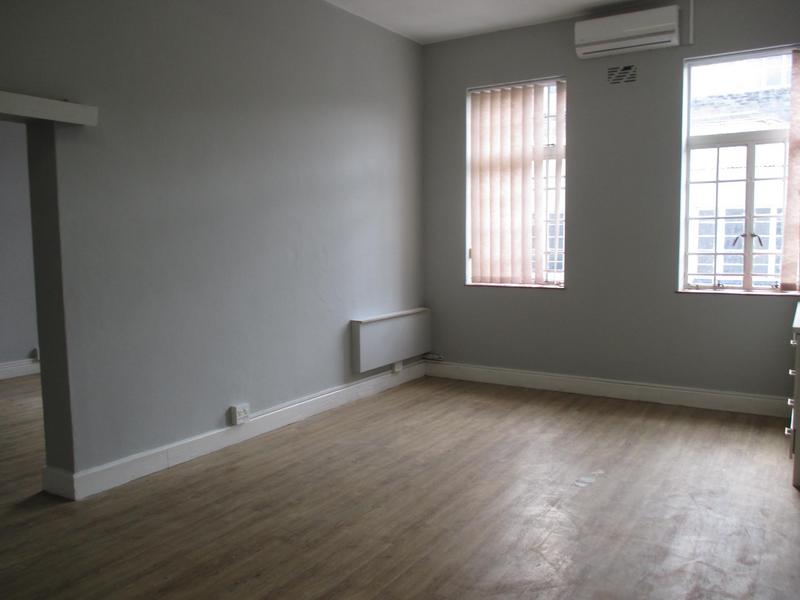To Let commercial Property for Rent in Lemoenkloof Western Cape